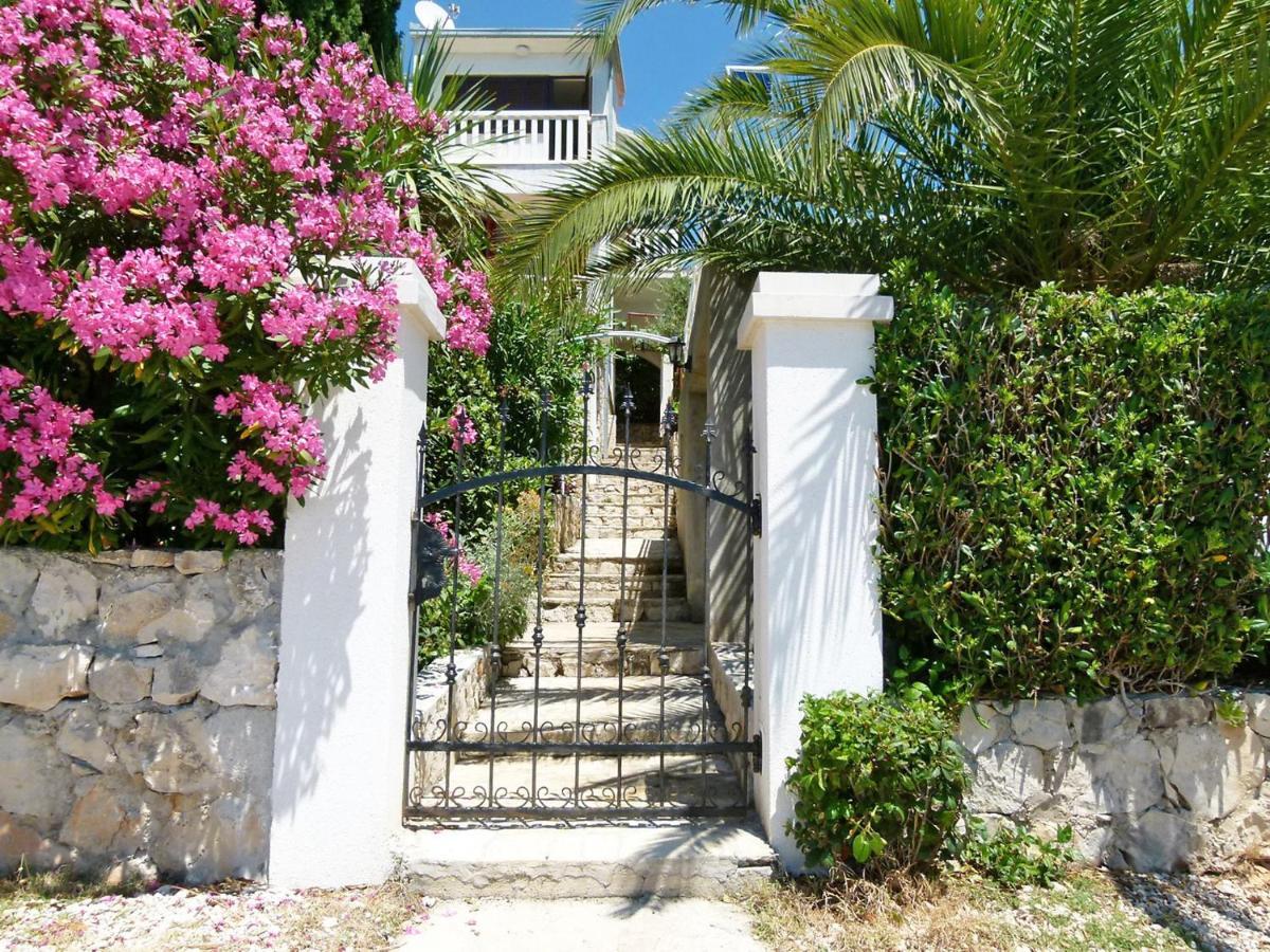 Apartment Tija Trogir Bagian luar foto